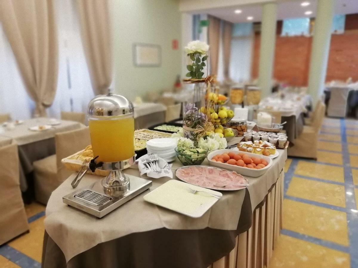 Hotel Butterfly مونتيكاتيني تيرمي المظهر الخارجي الصورة