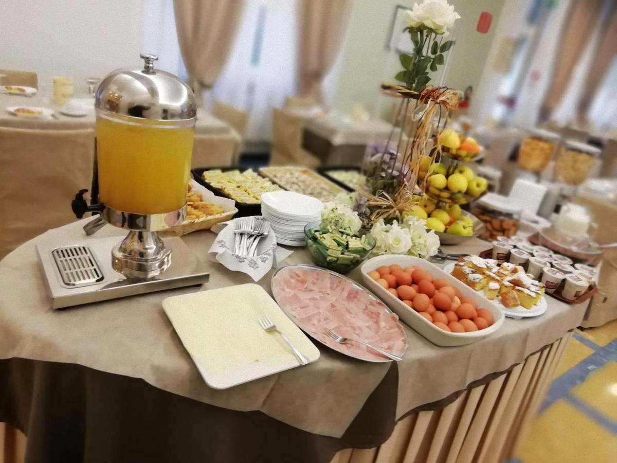 Hotel Butterfly مونتيكاتيني تيرمي المظهر الخارجي الصورة